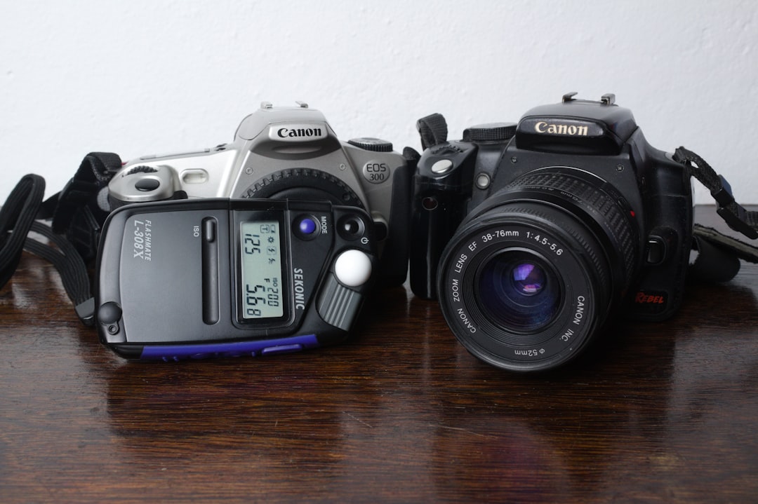 DSLR vs Mirrorless Cameras: A Complete Guide for Beginners and Enthusiasts